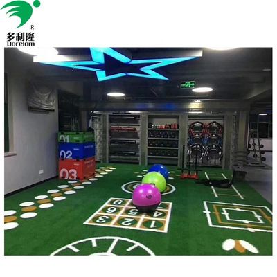 PP 52500 밀도 체육관 바닥 썰매 및 체육관 표시 인공 잔디를 당기는 잔디